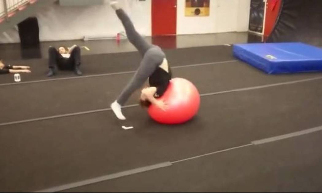 Τα πιο εντυπωσιακά ακροβατικά που έχετε δει! (vid)