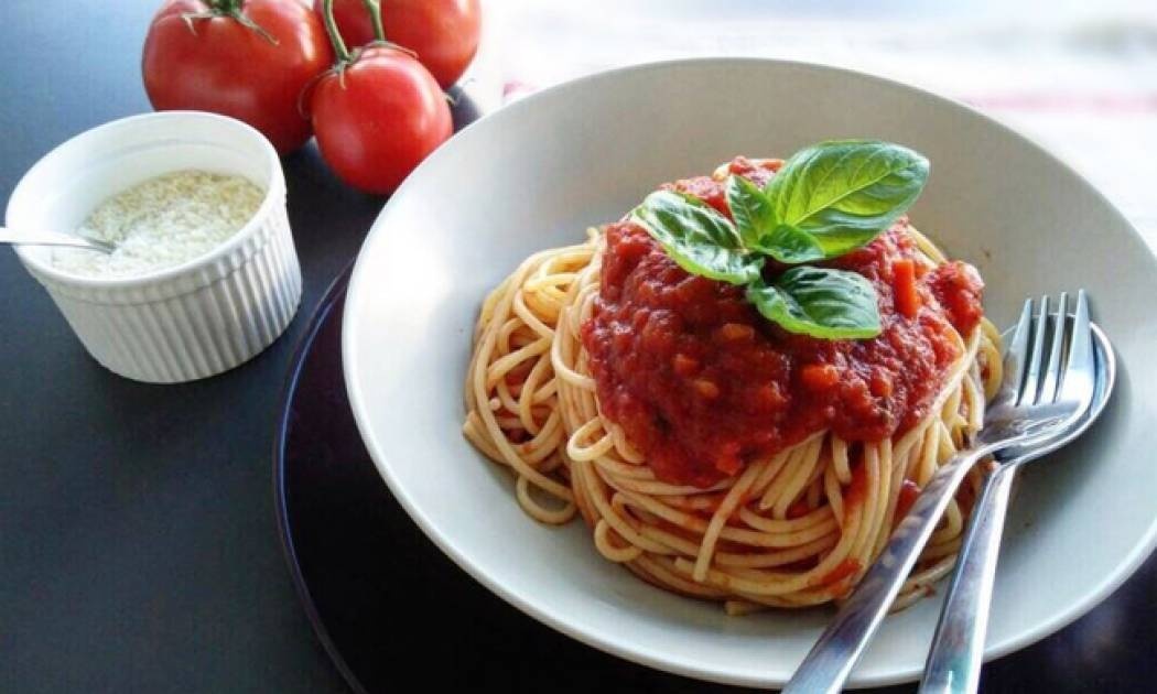 Μακαρόνια Ναπολιτάνα