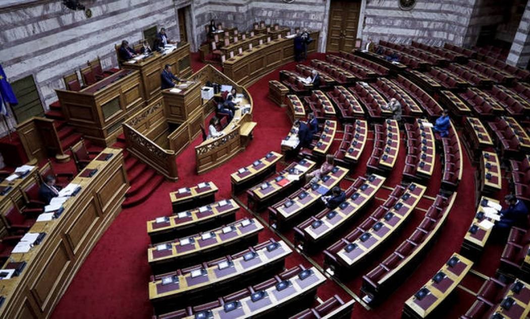 Καταγγελία - «βόμβα»: Βουλευτές διεκδικούν αναδρομικά 24.000 ευρώ (vid)