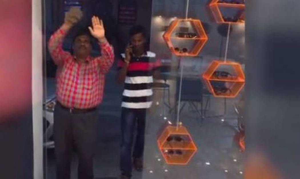 Η απίστευτη viral φάρσα της Ινδίας (vid)