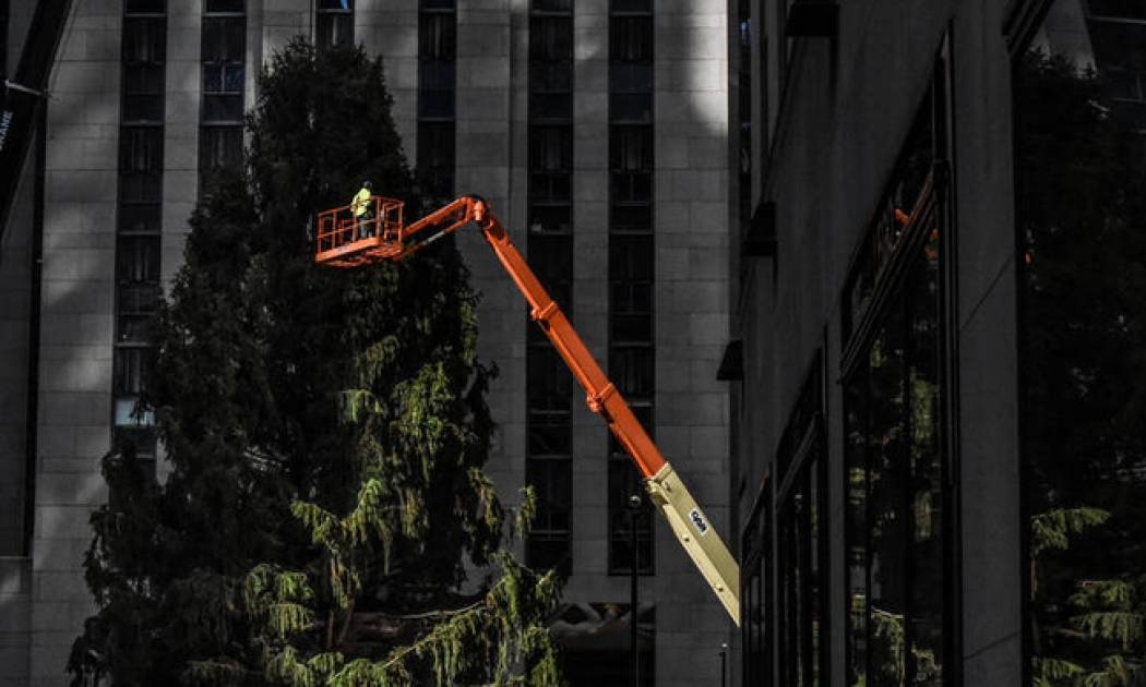 Χριστουγεννιάτικη πολυτέλεια: 3 εκατ. κρύσταλλοι στον κορυφή του δέντρου της Νέας Υόρκης