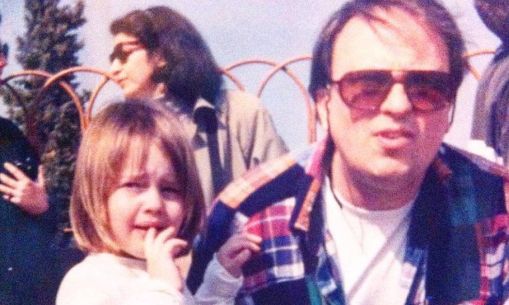 Αναγνωρίζεις αυτό το πανέμορφο κοριτσάκι; Είναι πολύ γνωστή παρουσιάστρια!