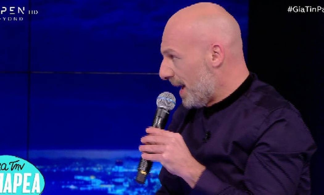 Ο πανικός του Μουτσινά on air – Τι του έκαναν οι συνεργάτες του