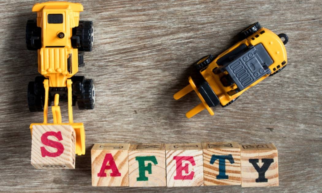 Εσύ ξέρεις πώς να διαλέξεις ασφαλή παιχνίδια για τα παιδιά;