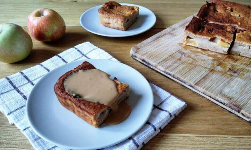 Πουτίγκα μήλου με σος καραμέλα γάλακτος