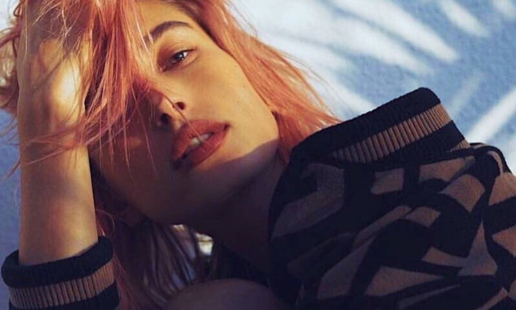 Έξαλλη η Hailey Baldwin με τα μηνύματα των haters στο Instagram: Η σκληρή της απάντηση (photos)