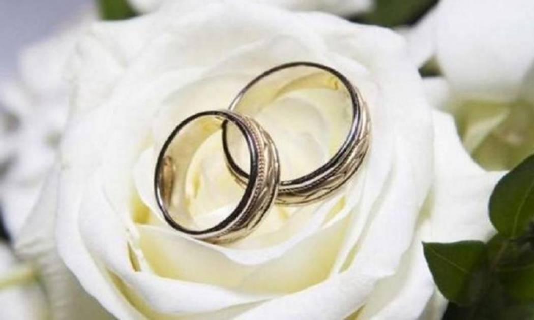 Τι γίνεται όταν συμπέσει κηδεία μέσα σε σπίτι που ετοιμάζεται για γάμο