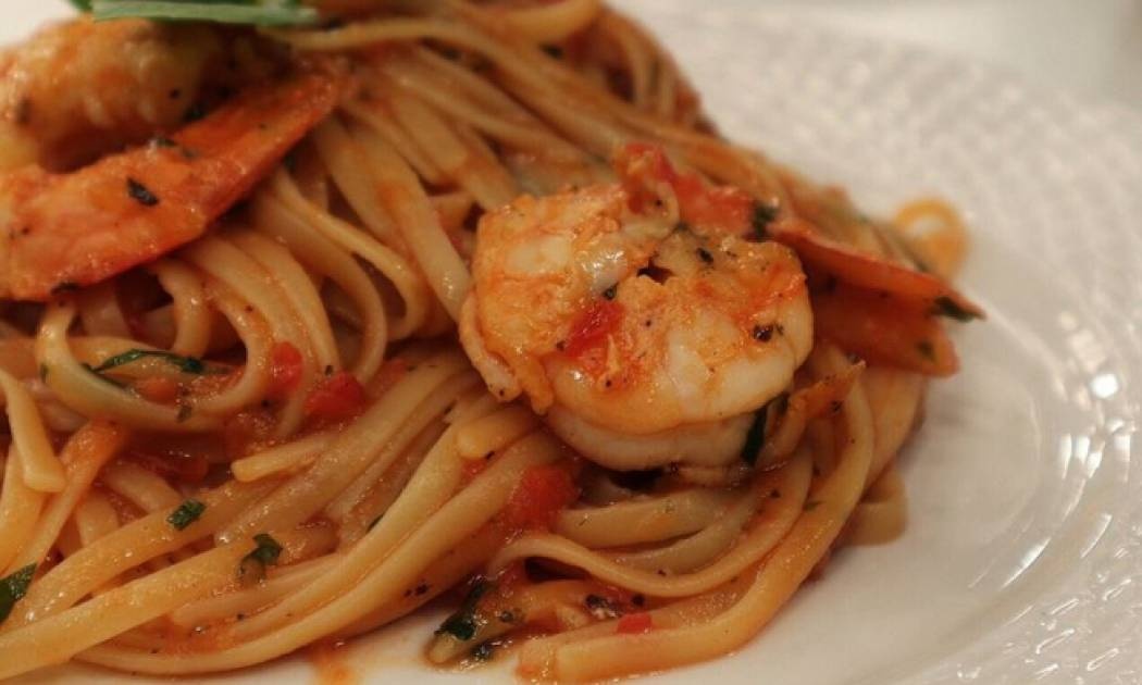 Γαριδιμακαρονάδα με λιγκουίνι