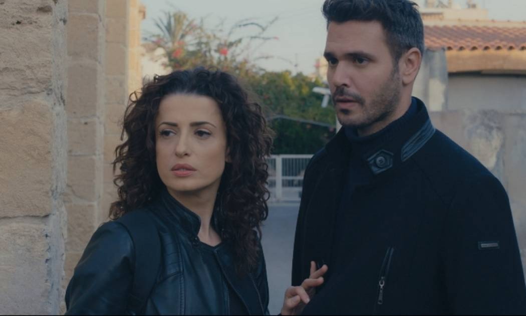 Το τατουάζ: Ο Τόνυ και η Τατιάνα μεταφέρονται στο νοσοκομείο