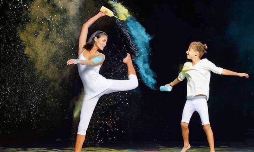 GNTM: Δείτε την παίκτρια που αποχώρησε να ποζάρει με την αδερφή της (pics)