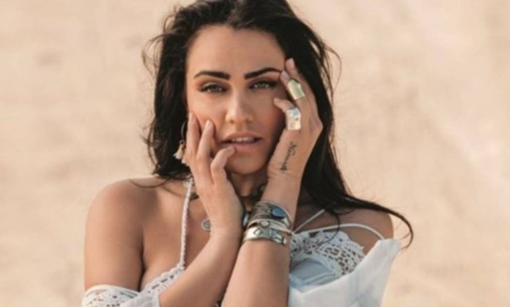 Κόνι Μεταξά: Τι πρέπει να κάνει κάποιος αν θέλει να νιώσει... Άι-Βασίλης;