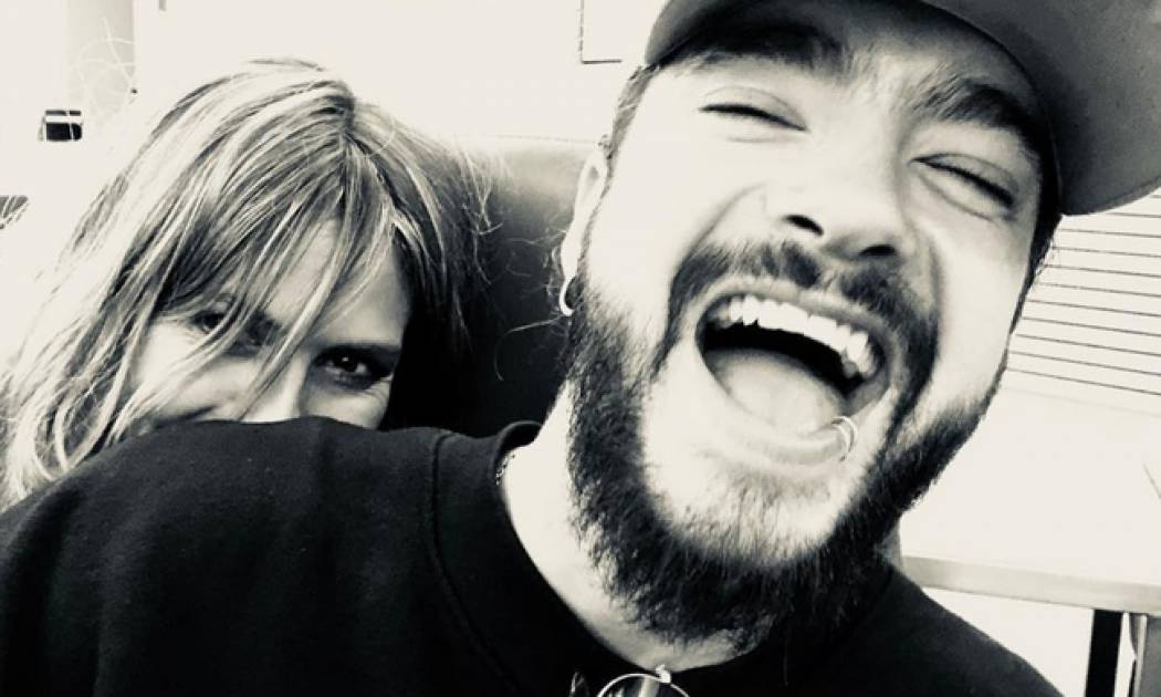 Έκπληξη! Τα Χριστούγεννα μας φυλούσαν τον πιο απρόσμενο αρραβώνα ever