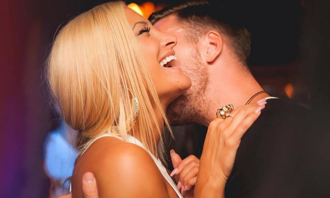 Ιωάννα Τούνη: Ευτυχισμένη στην αγκαλιά του συντρόφου της (pic)