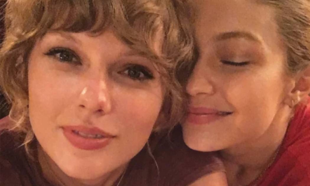 5 περίεργα πράγματα που μόνο οι κολλητές κάνουν