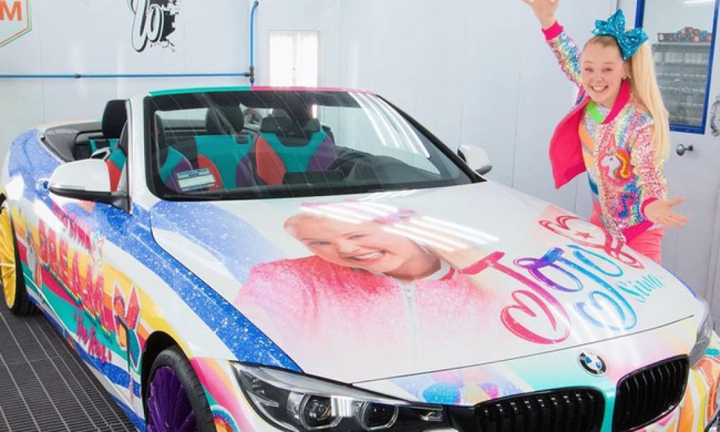 Το κράξιμο του Justin Bieber σε μικρότερη τραγουδίστρια έφερε αντιδράσεις