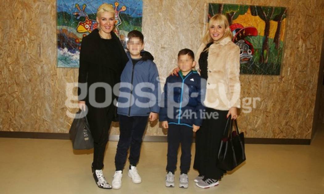 Αδελφές Φραγκάκη: Στο θέατρο με τους... άνδρες της ζωής τους! (pics)