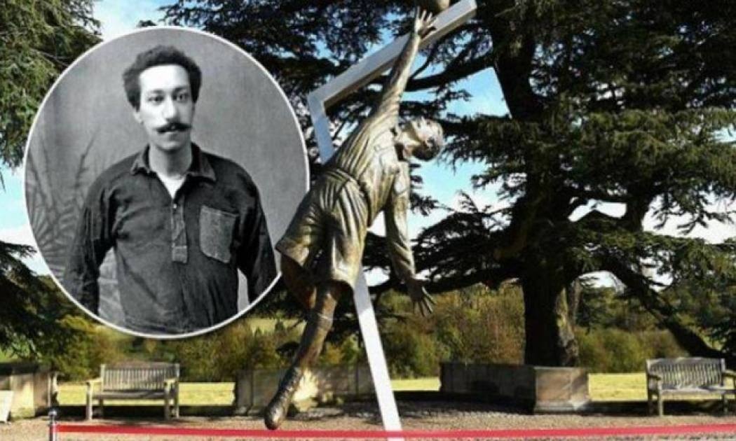 Ο πρώτος μαύρος που διέσχισε τη… λευκή γραμμή του ποδοσφαίρου