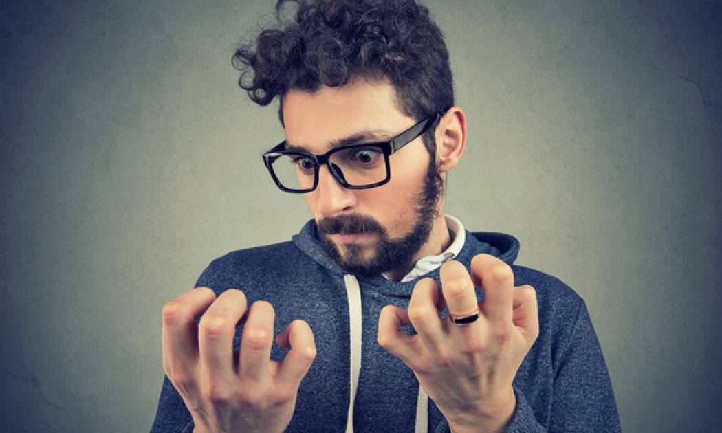 Ιδεοψυχαναγκαστική διαταραχή: Πώς εκδηλώνεται & ποιοι κινδυνεύουν περισσότερο