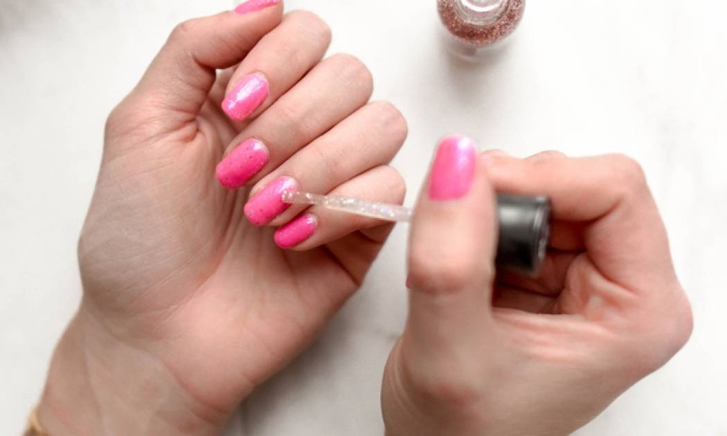 5 μυστικά για να μην σπάνε εύκολα τα νύχια σου