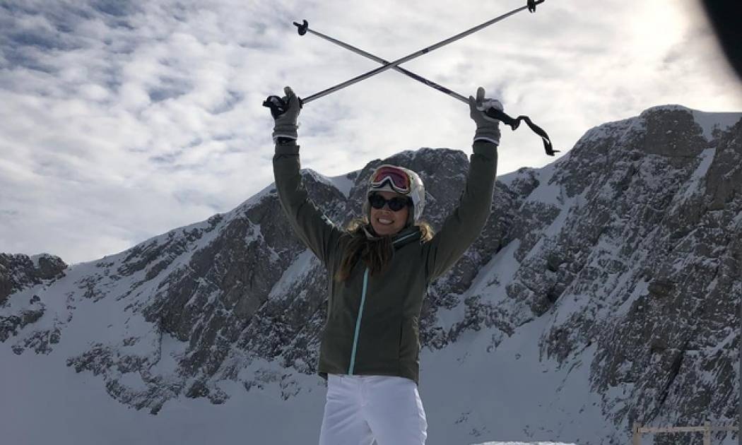 Η επώνυμη κυρία πήγε για... σκι!