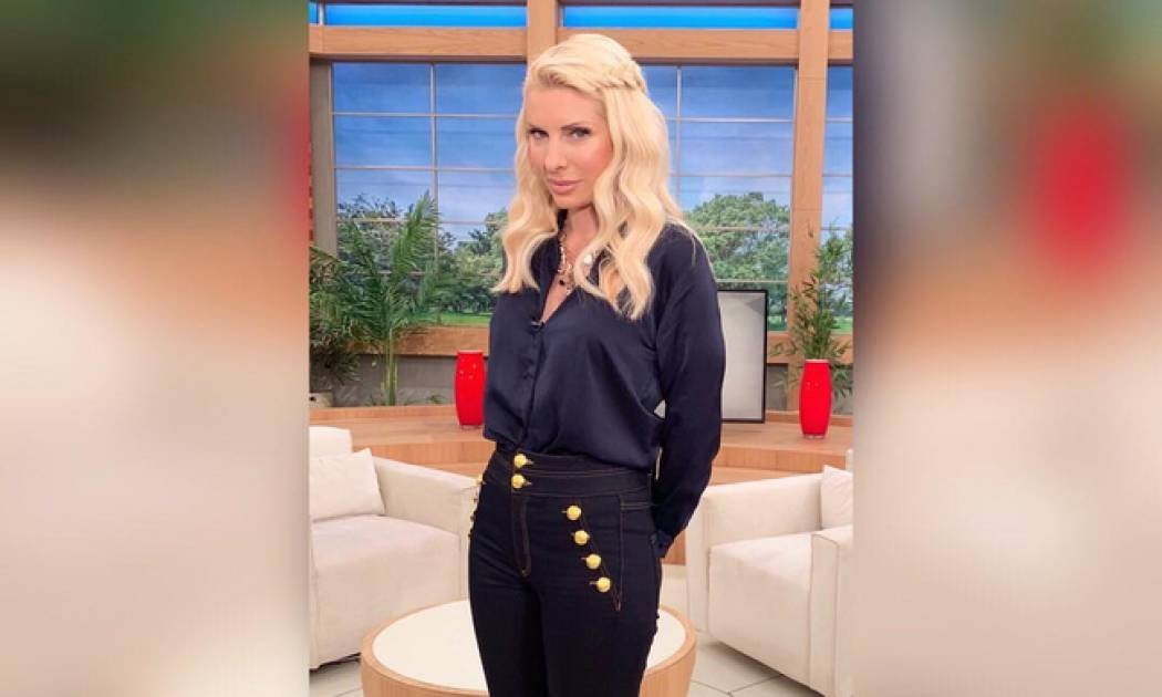 Ελένη Μενεγάκη: Δείτε τη φωτό από την εποχή που εργαζόταν στο Mega και κάνει το γύρο του Διαδικτύου