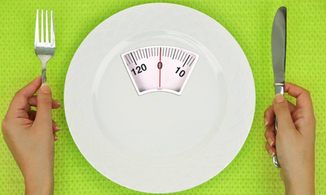 Φαγητό πριν τον ύπνο: Πώς επηρεάζει τα επίπεδα σακχάρου