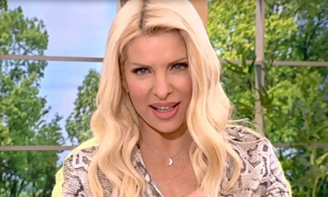 Η Ελένη Μενεγάκη καθυστέρησε να μπει στο πλατό και δε φαντάζεστε το λόγο!