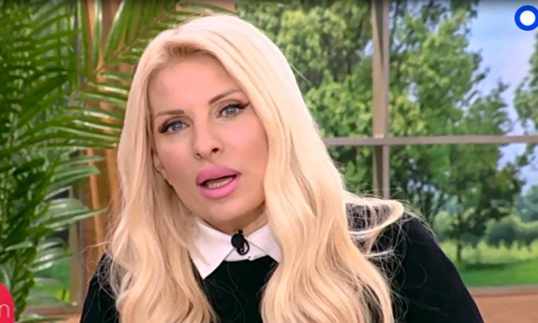 Η Ελένη Μενεγάκη ζήτησε από τους συνεργάτες της να... την ξεχάσουν!Τι έγινε στην έναρξη της εκπομπής