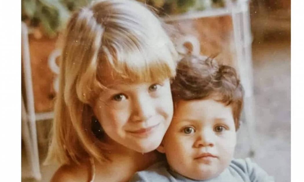 Κι όμως είναι πασίγνωστη Ελληνίδα ηθοποιός με την αδερφή της! Πάει κάπου το μυαλό σας;