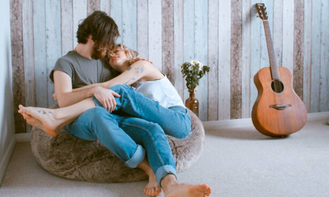 Κι όμως... Αυτό το απροσδόκητο σημάδι αποδεικνύει αν είσαι ευτυχισμένη στη σχέση σου