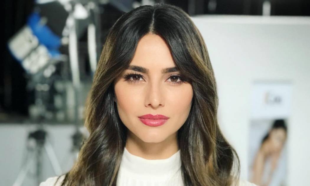 Η Ηλιάνα Παπαγεωργίου άλλαξε το χρώμα των μαλλιών της και εμείς πάθαμε εμμονή