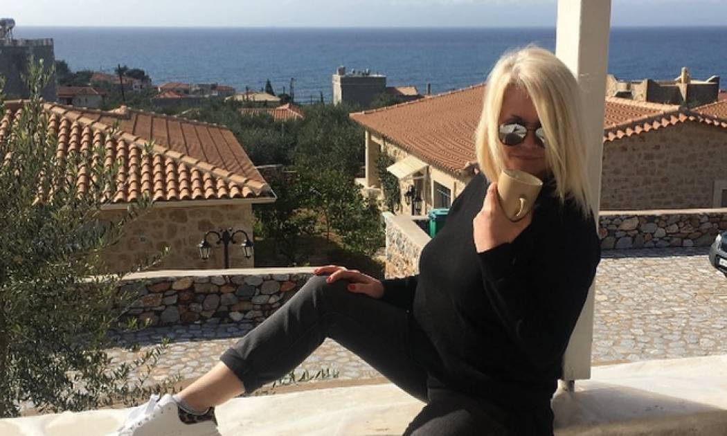 Τι δεν μπορεί ν’ αποχωριστεί η Ρούλα Κορομηλά;