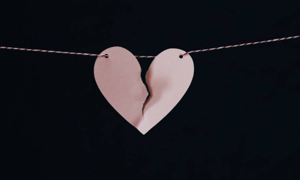 Anti-Valentine’s: Θες να δώσεις το όνομα του πρώην σου σε μια κατσαρίδα; Μπορείς!