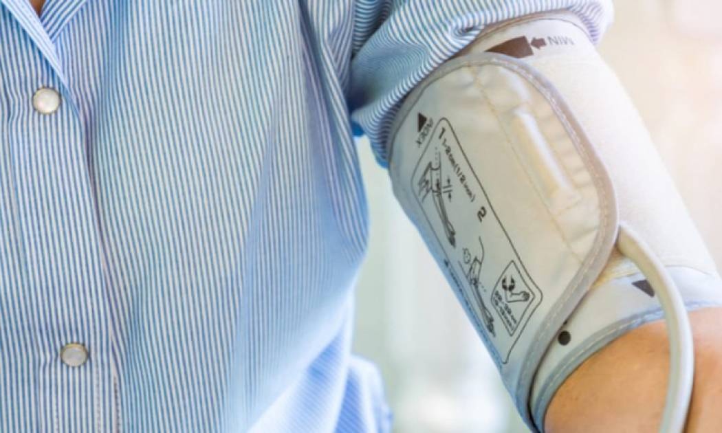 Περιττά κιλά και αρτηριακή πίεση: Τι πρέπει να κάνετε καθημερινά