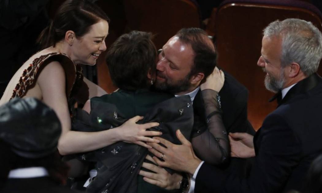 Όσκαρ 2019: Τα δάκρυα του Λάνθιμου όταν κέρδισε το βραβείο Ά Γυναικείου ρόλου η Olivia Colman