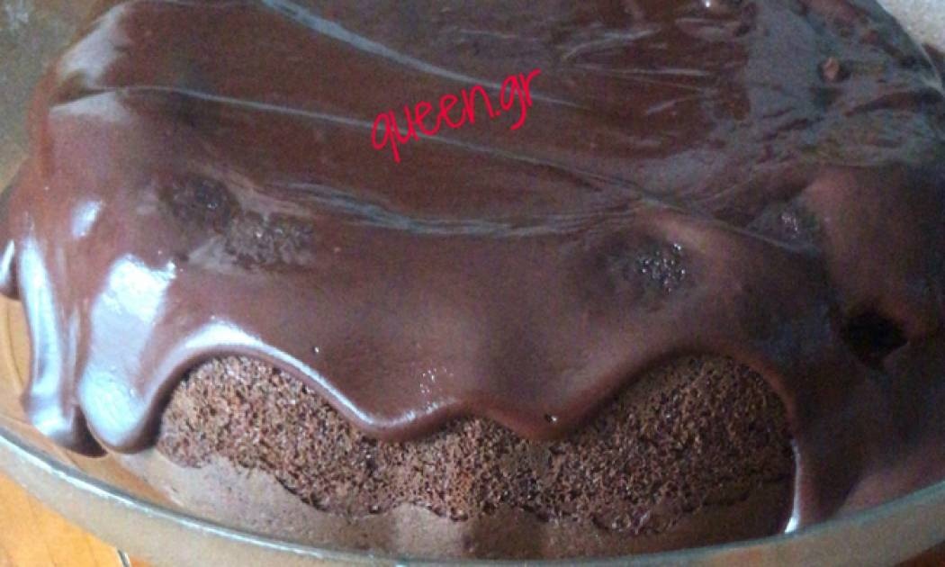 Το Σοκολατένιο lava cake που γίνεται μέσα σε 30 λεπτά! (Γράφει αποκλειστικά στο Queen.gr η Majenco)