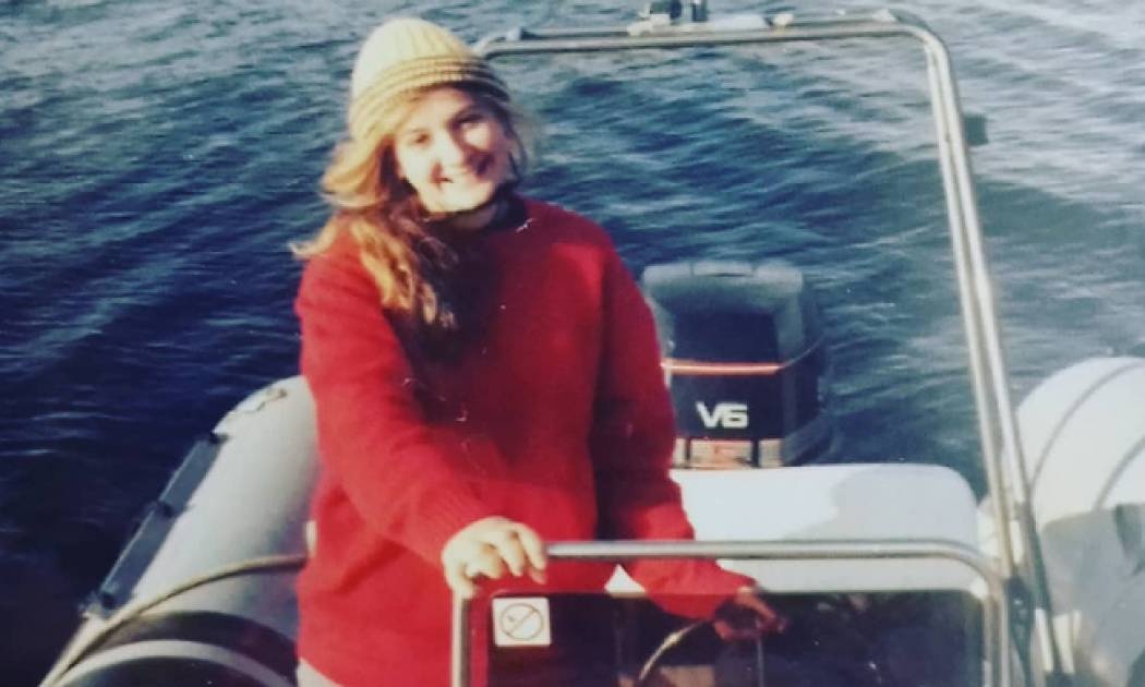 Ελληνίδα παρουσιάστρια αναπολεί το καλοκαίρι - Την αναγνωρίζετε;