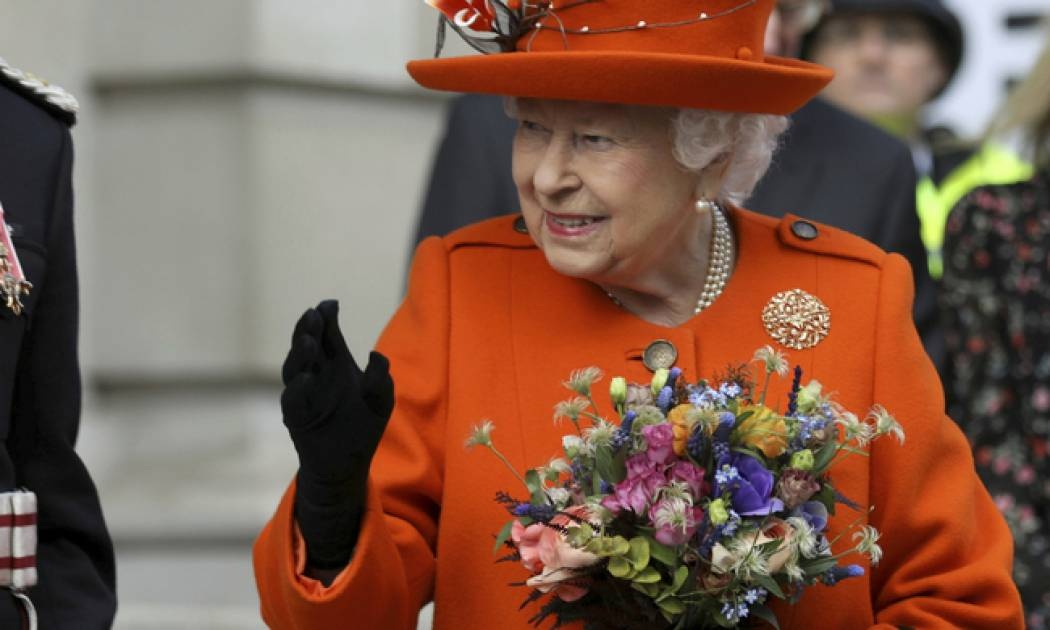 Ε θα τρελαθούμε! Η βασίλισσα Ελισάβετ έκανε κάτι για πρώτη φορά στη ζωή της