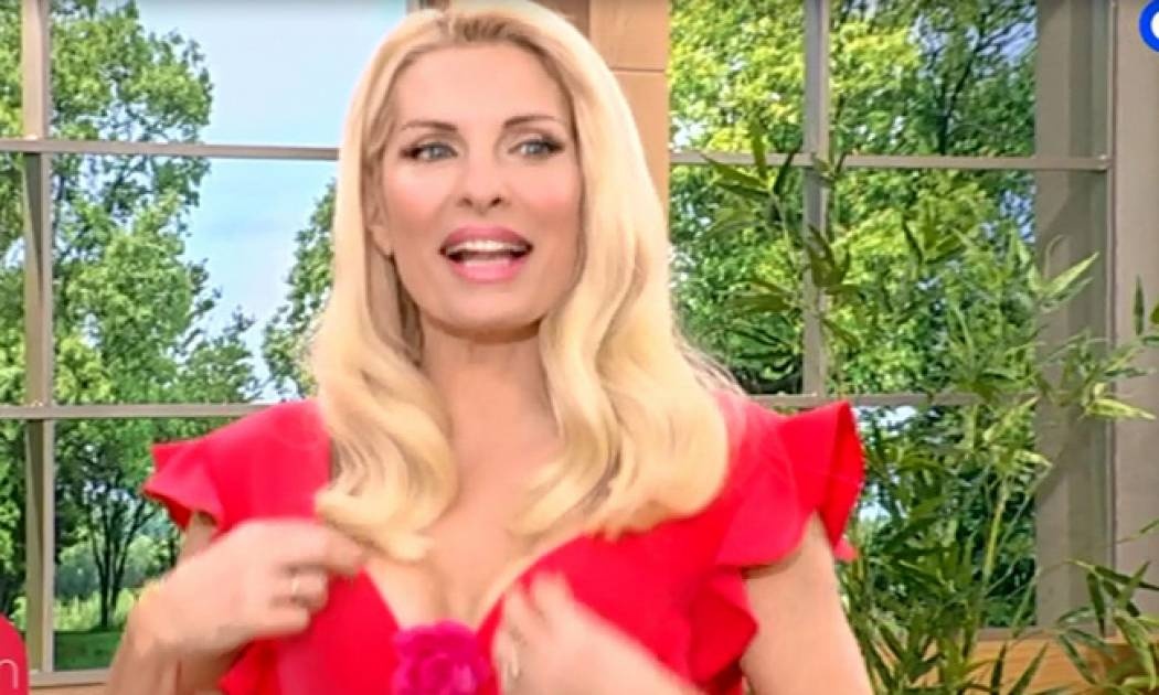 Μας τρέλανε η Ελένη με το μπούστο της! Τα σχόλια και η αλλαγή που έκανε!