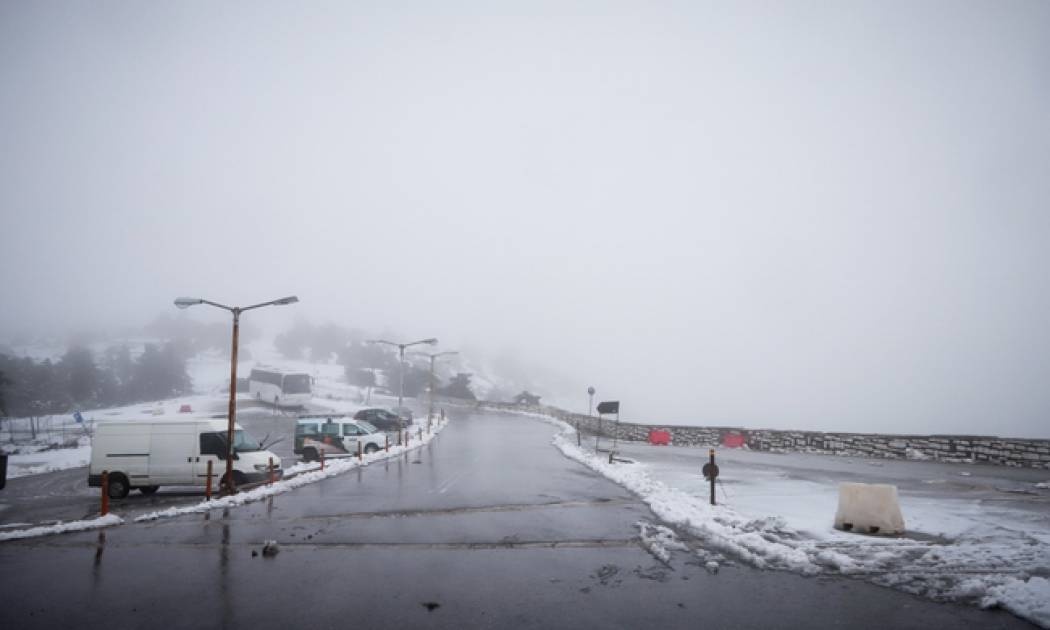 Καιρός - Έκτακτο δελτίο ΕΜΥ: Σαρώνει τη χώρα η νέα κακοκαρία με χιόνια, καταιγίδες και πολλά μποφόρ