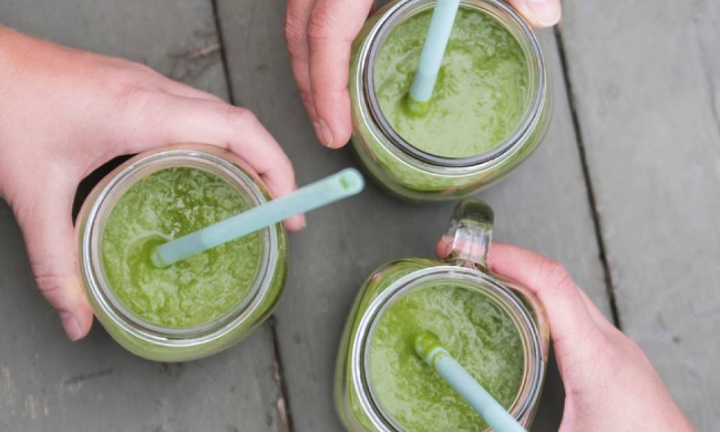 Φτιάξε ένα αποτοξινωτικό smoothie με τσάι matcha