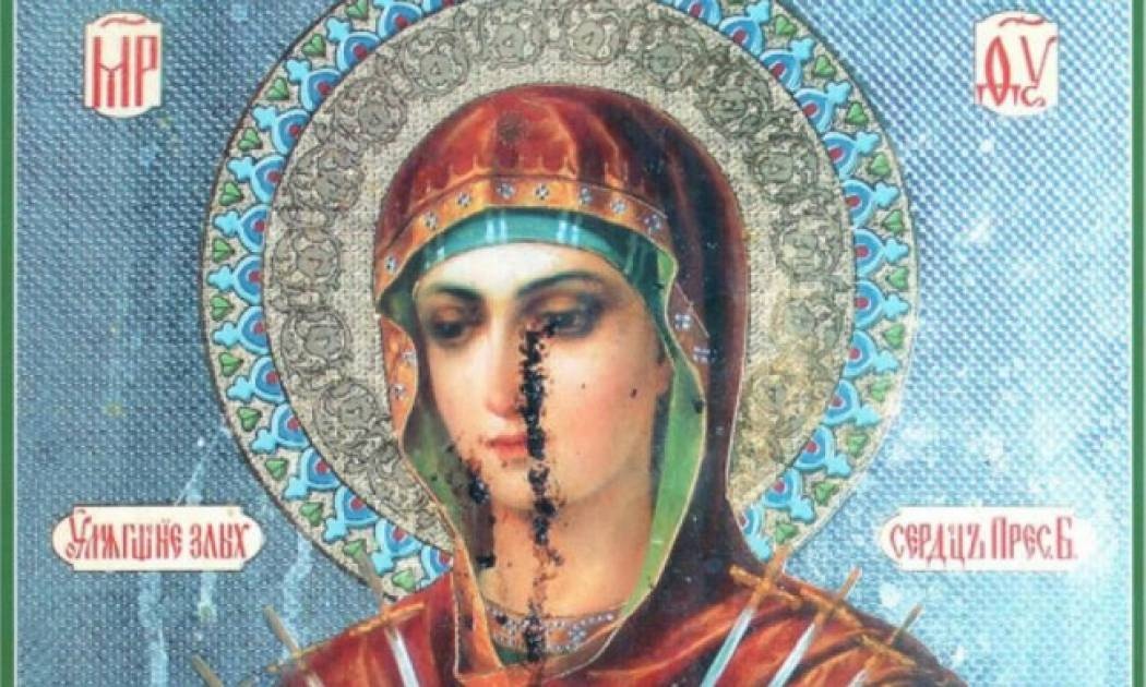 Πώς εμφανίστηκε το Άγιο Μύρο στο αντίγραφο της θαυματουργού εικόνας της Παναγίας της Επτάσπαθης