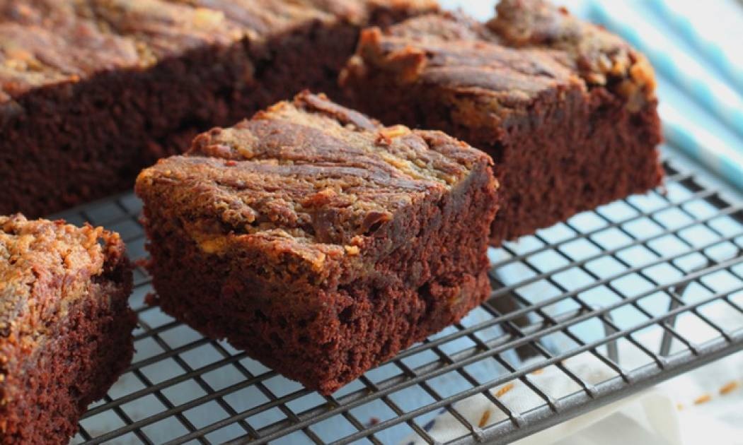 «Εκρηκτικό» και… νηστίσιμο brownies με φυστικοβούτυρο