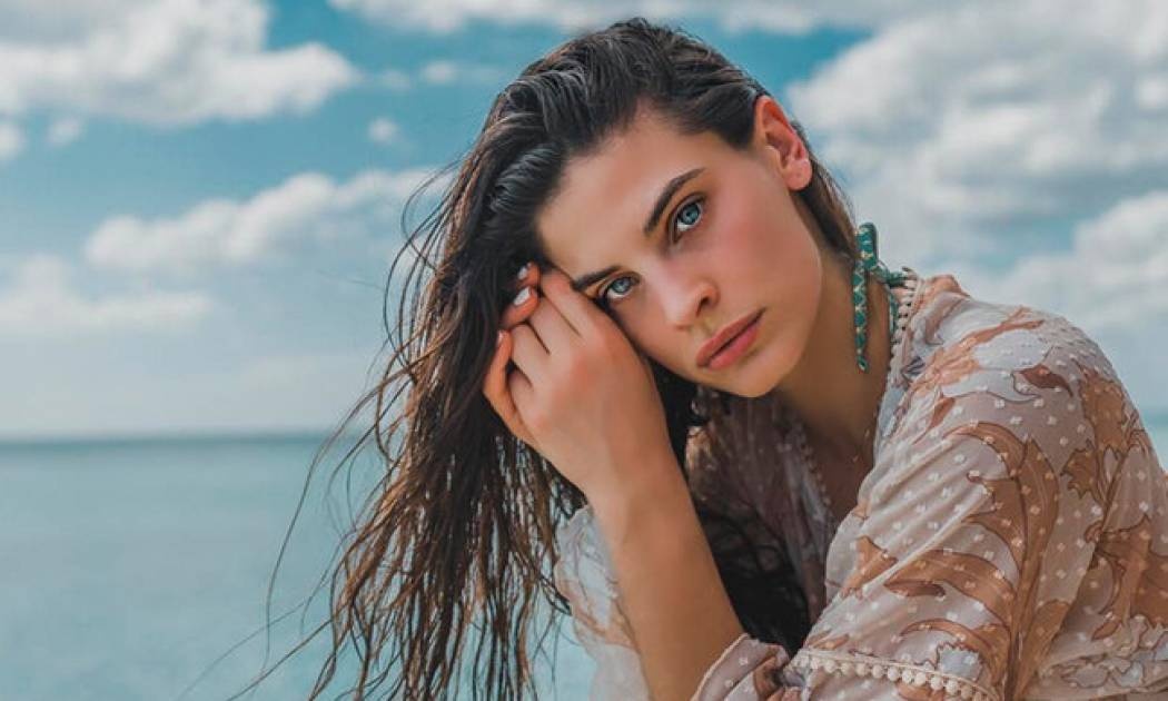 H Χριστίνα Μπόμπα έχει ήδη αποκτήσει τροπικό μαύρισμα και εμείς έχουμε σκάσει από τη ζήλεια μας