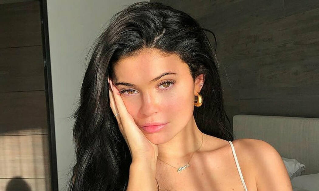 Άλλος άνθρωπος! Κάτι έπαθε το πρόσωπο της Kylie Jenner και κανείς δεν ξέρει τι είναι