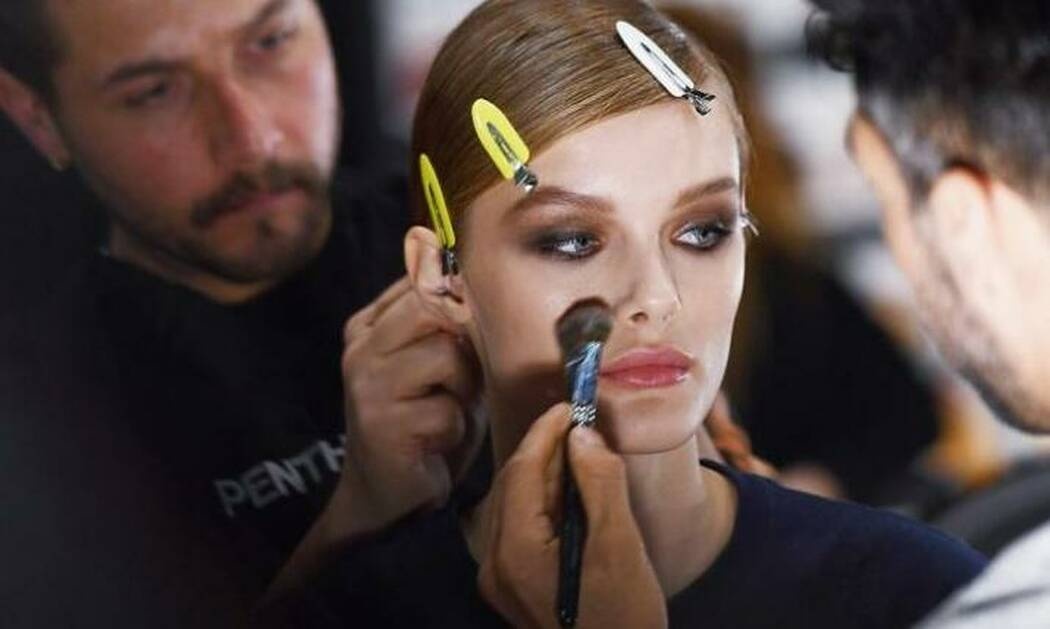 Βρήκαμε τα πιο οικονομικά make up που προσφέρουν φανταστική κάλυψη