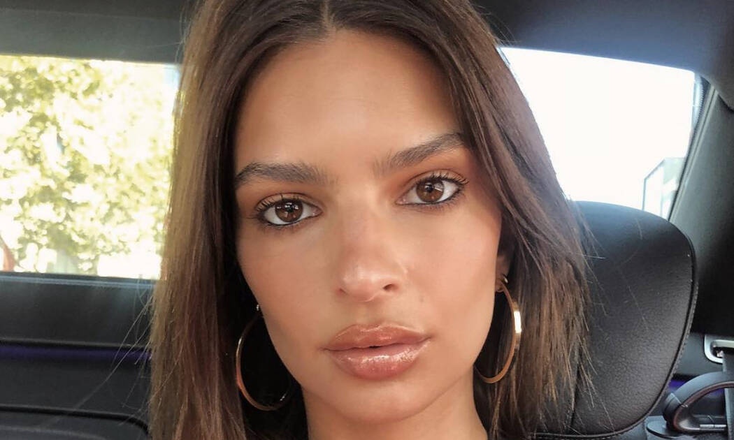Ο προκλητικός χορός της Emily Ratajkowski «έριξε» το Internet