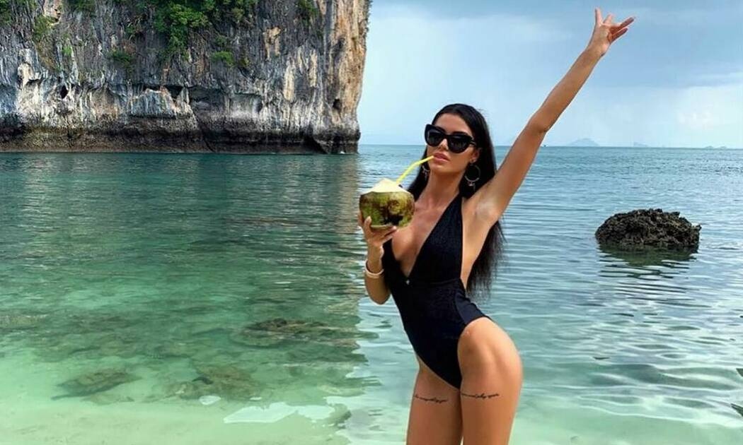 «Είδα την Μπέλλα και είναι αισθητή η διαφορά χωρίς το υαλουρονικό στα χείλη της…»