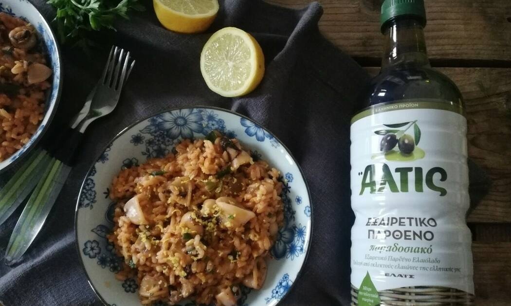 Η Mamatsita μαγειρεύει καλαμαράκια με ρύζι!