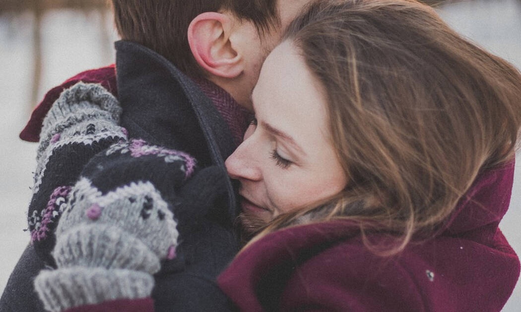 Γιατί οι άνθρωποι μισούν τις αγκαλιές;